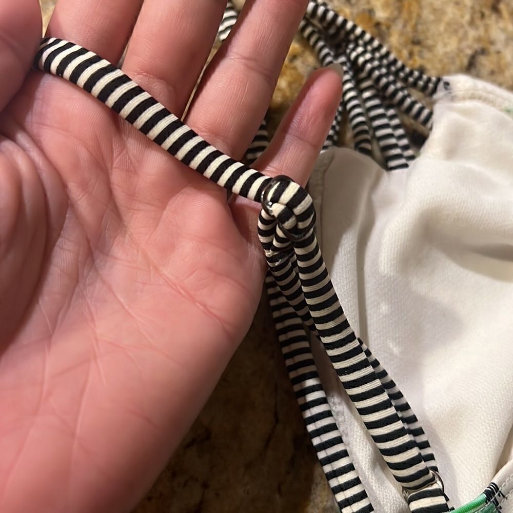 LIKE NEW - Cactus Bikini Top - Size Large - Never Worn - Picture 6 of 6